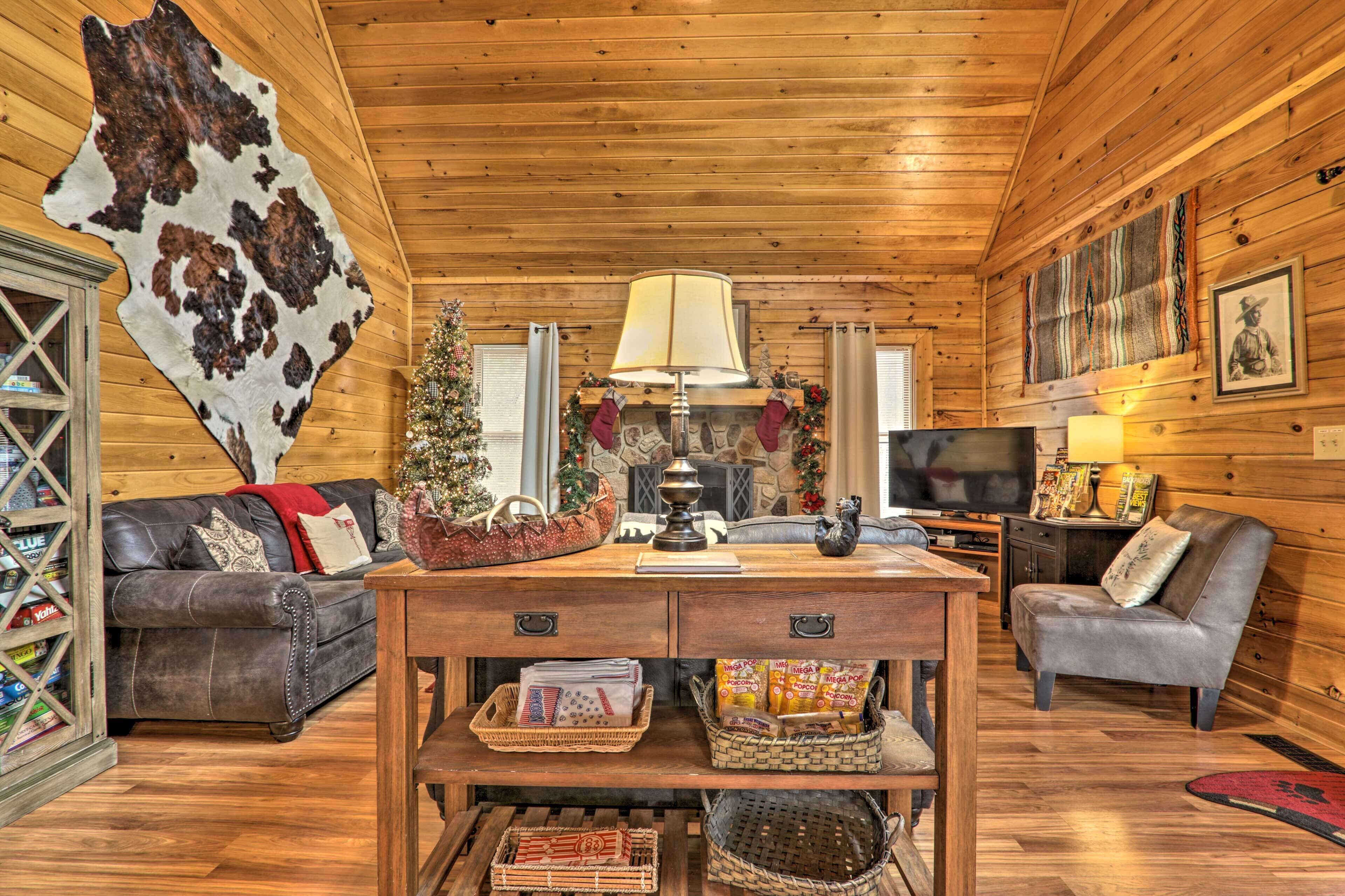 Smoky Mountains Cabin < 1 Mi to Douglas Lake