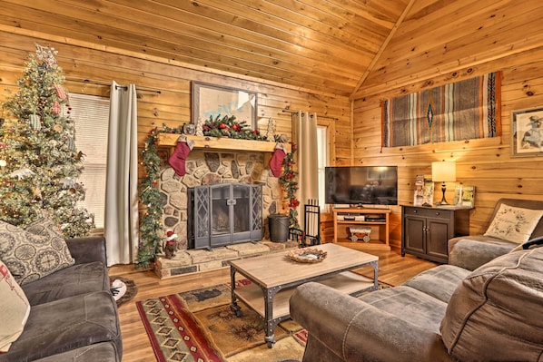 House (2 Bedrooms) | Interior - Smoky Mountains Cabin < 1 Mi to Douglas Lake (Sevierville)