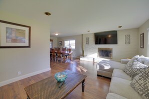 House (5 Bedrooms) | Interior