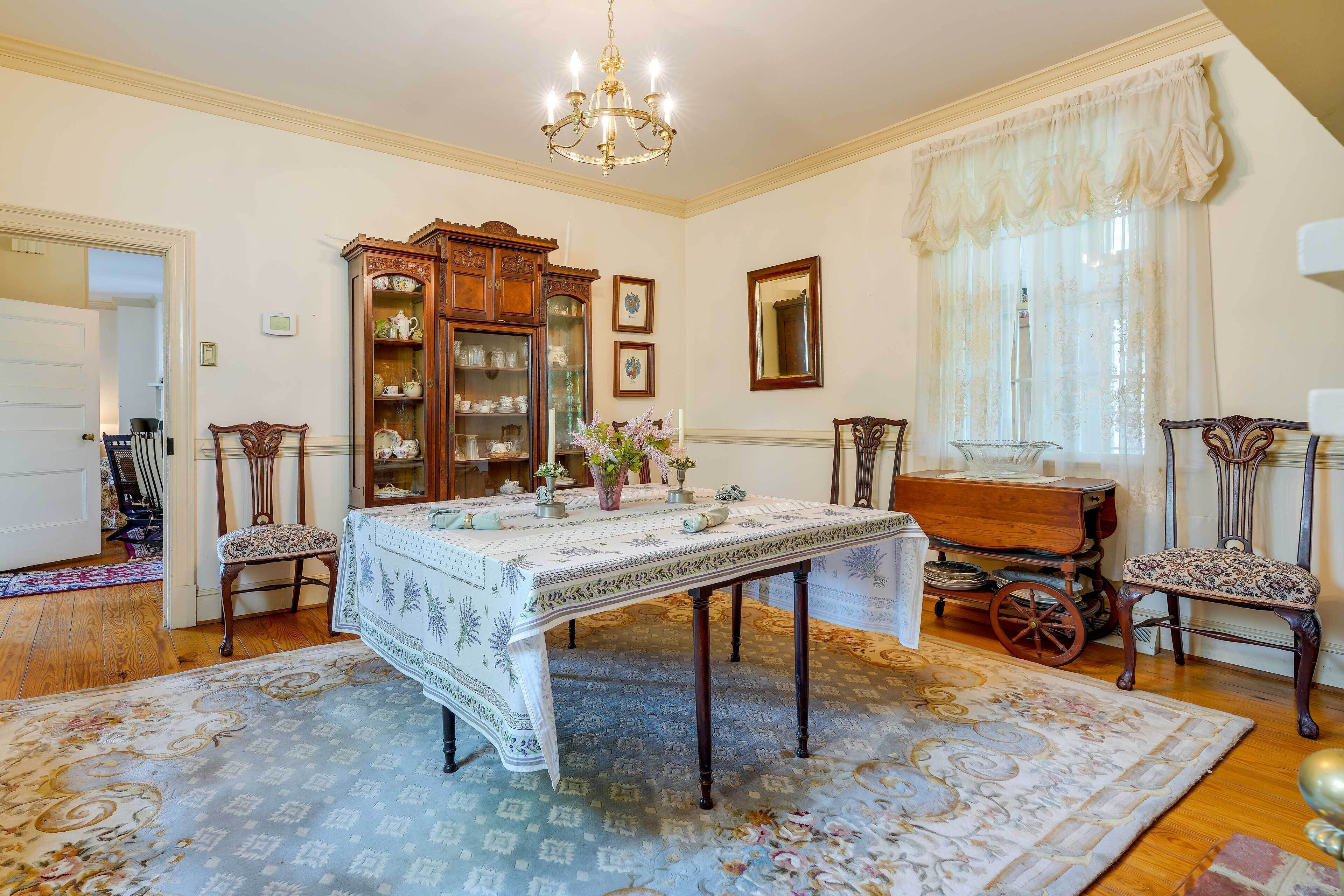 House (4 Bedrooms) | Interior