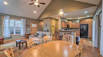 House (2 Bedrooms) | Interior