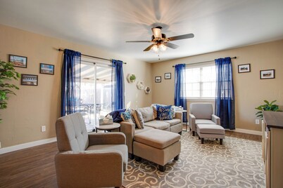 The Village Home w/ Pool, 12 Mi to Okc!