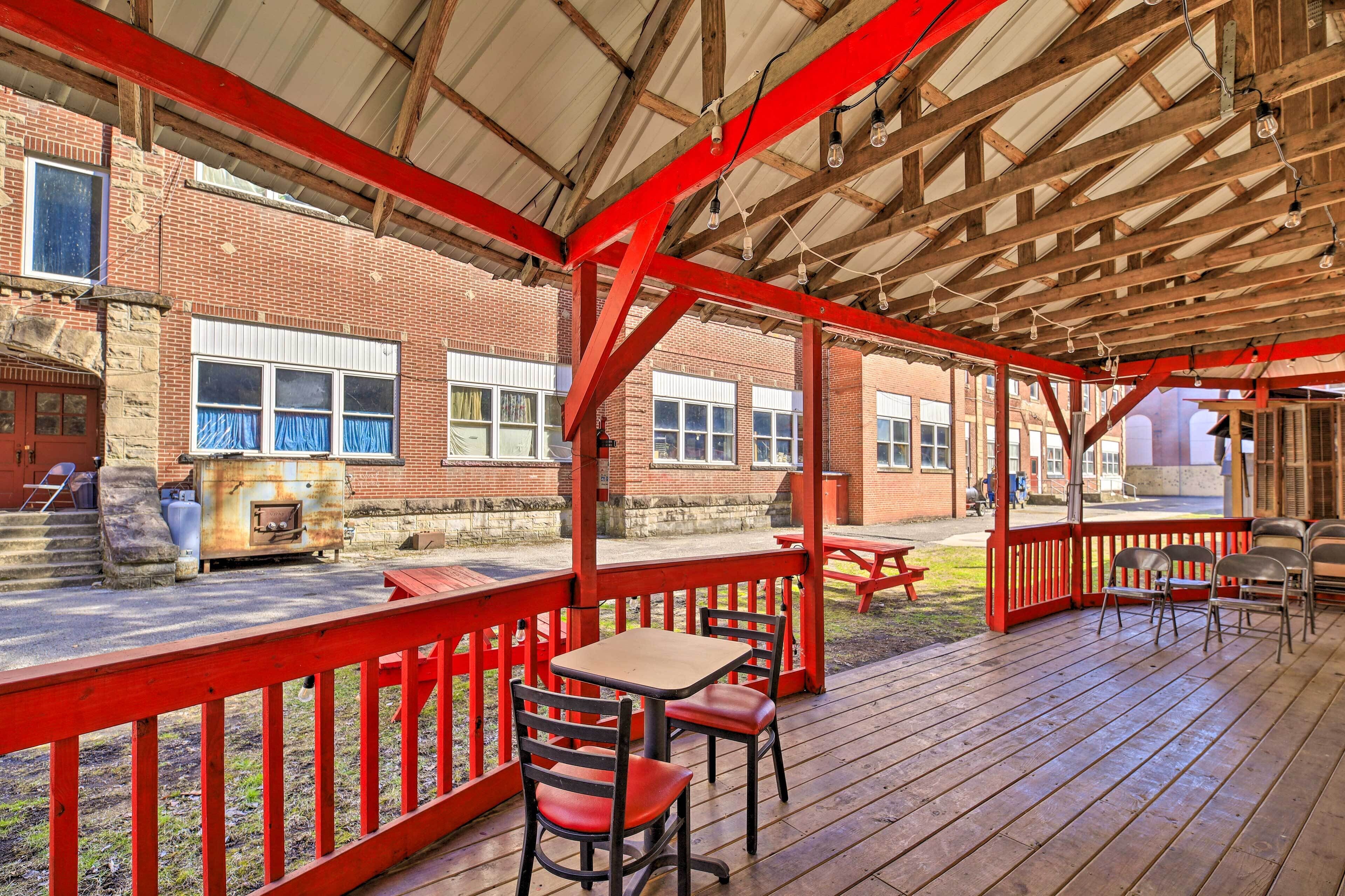 Unique Suite in Refurbished WV Schoolhouse!