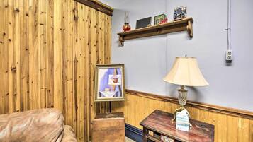 ุงูู
ูุดุฃุฉ ู
ู ุงูุฏุงุฎู