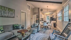 Cottage (2 Bedrooms) | Interior