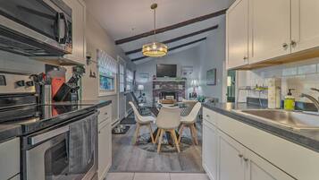 Cottage (2 Bedrooms) | Intérieur