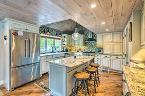 Hus (4 Bedrooms) | Privat køkken | Mikrobølgeovn, ovn, kogeplade, opvaskemaskine