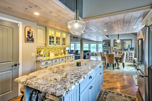 House (4 Bedrooms) | Interior