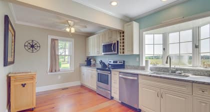 Updated Cape Charles Home ~ 2 Mi to Beachfront!
