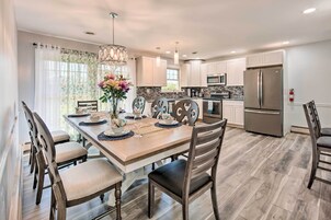 House (5 Bedrooms) | Interior