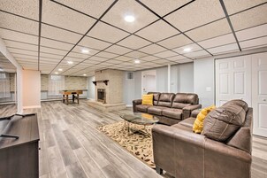 House (5 Bedrooms) | Interior