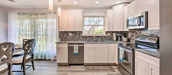 허쉬 ~ 4마일, 풀 테이블이 있는 업데이트된 집!