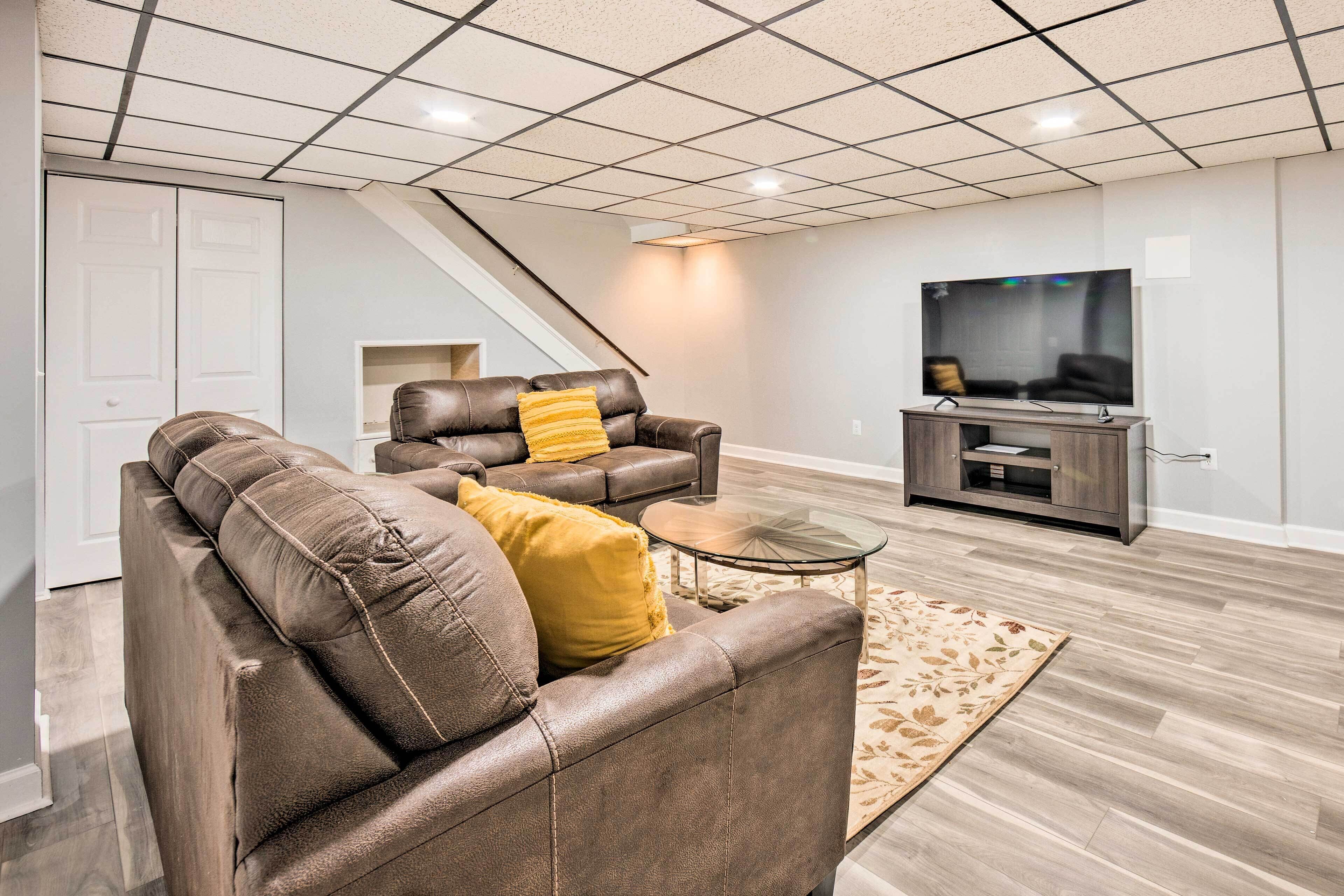 Updated Home w/ Pool Table ~ 4 Mi to Hershey!