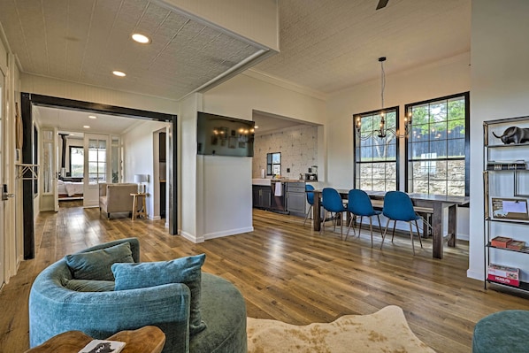 House (2 Bedrooms) | Interior