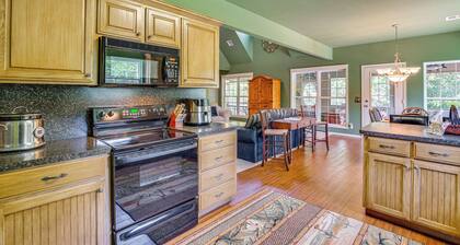 1/2 Mi to Lake Texoma: Home w/ Fire Pit & Grill!