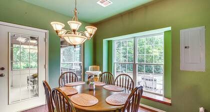 1/2 Mi to Lake Texoma: Home w/ Fire Pit & Grill!