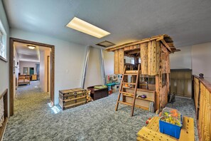 House (6 Bedrooms) | Interior - Kayaks & Views: Yellowstone River Lodge in Clark (Powell)