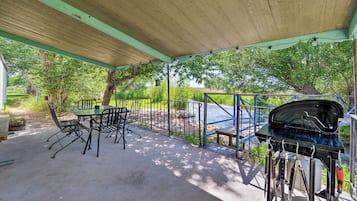 House (6 Bedrooms) | Interior