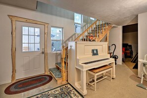 House (6 Bedrooms) | Interior - Yellowstone River Lodge w/ Kayaks & Mountain Views (Powell)