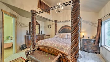 House (6 Bedrooms) | Interior