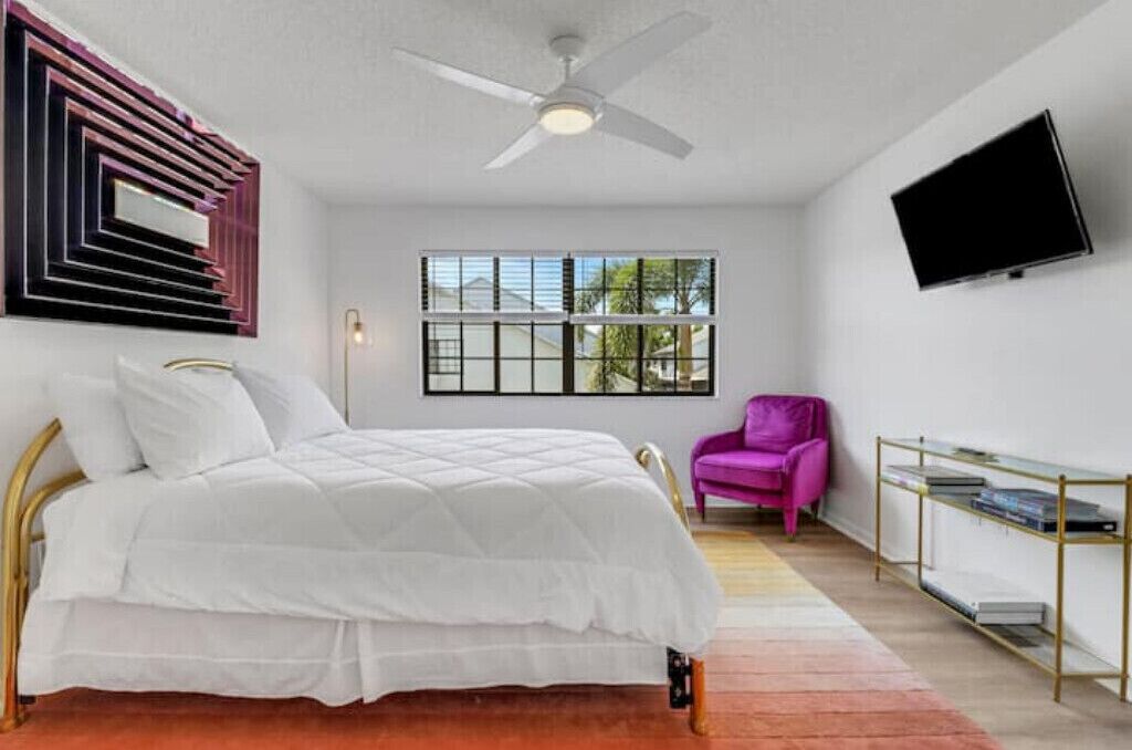 Location! 3 bd/3ba near Mercato/VanderbiltBeach.