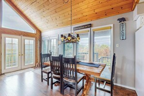House (3 Bedrooms) | Property amenity - Sierra Escape by Ruidoso Vacation Rentals (Alto)