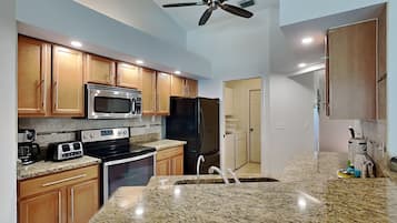 House, Multiple Beds, Pool Access, Pool View | Private kitchen | Fridge, microwave, oven, stovetop