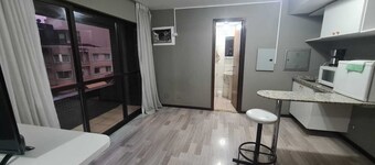 Complete Apt in Center Curitiba Facing Shopping Mueller