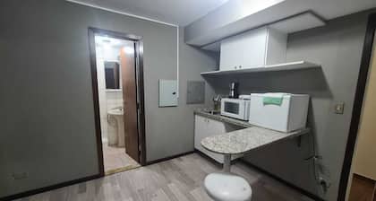 Complete Apt in Center Curitiba Facing Shopping Mueller