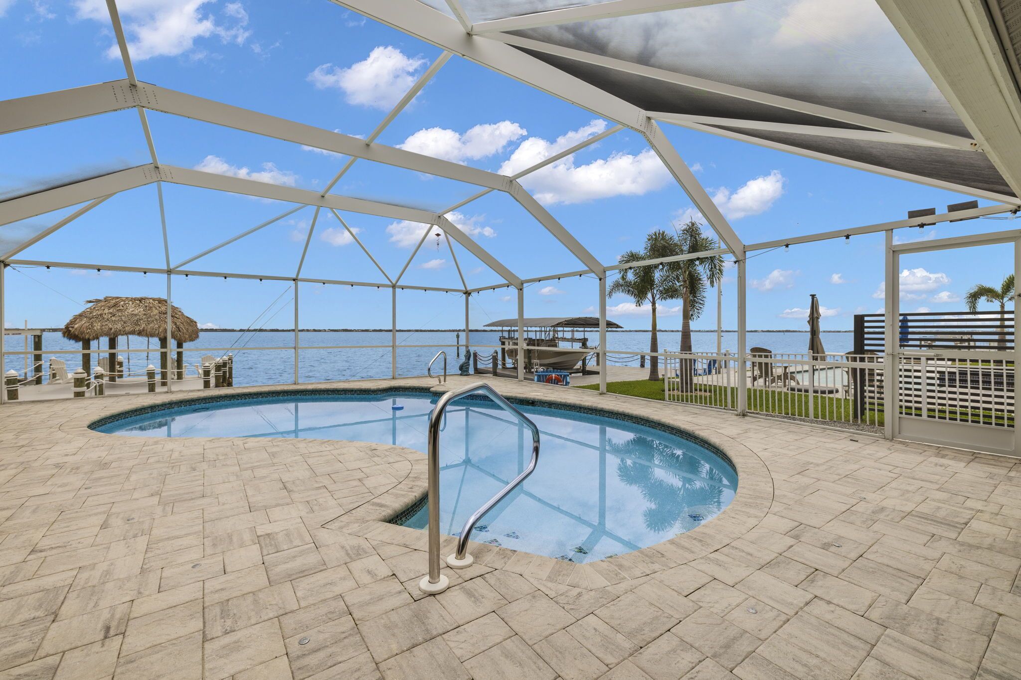 室外游泳池和溫水游泳池