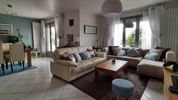 Télévision, jeux vidéo, lecteur de DVD, écrans d'ordinateur