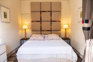 1 bedroom, iron/ironing board, travel cot, free WiFi