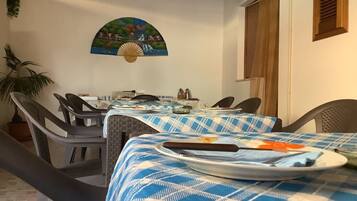 Ilmainen päivittäinen buffetaamiainen