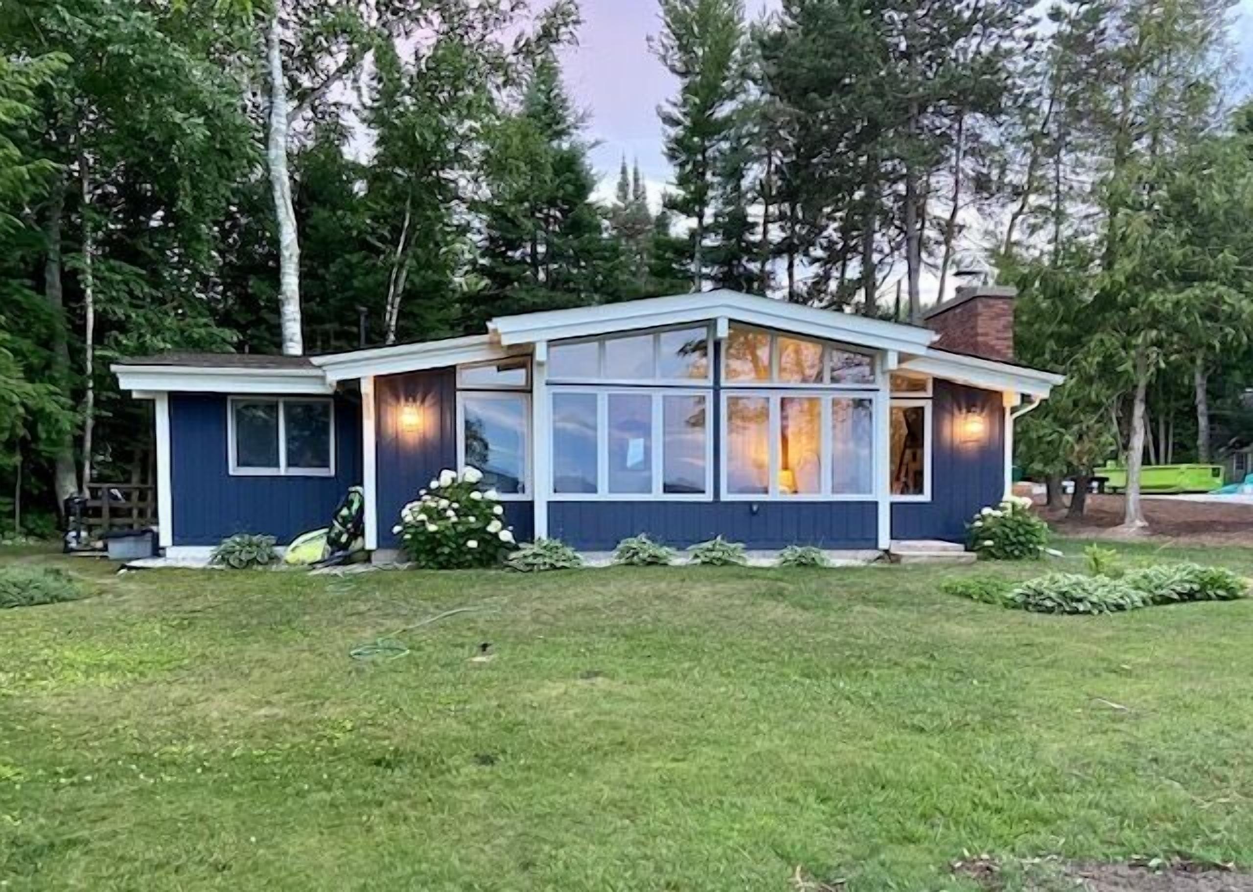 FABULOUS TORCH LAKE - 30 DAY RENTAL