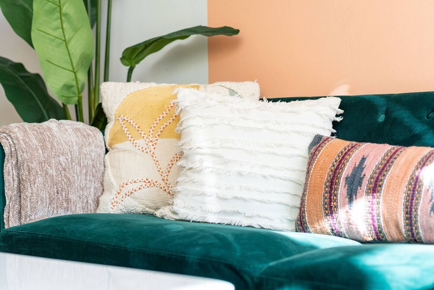 Themed Music Row Apt Near DT