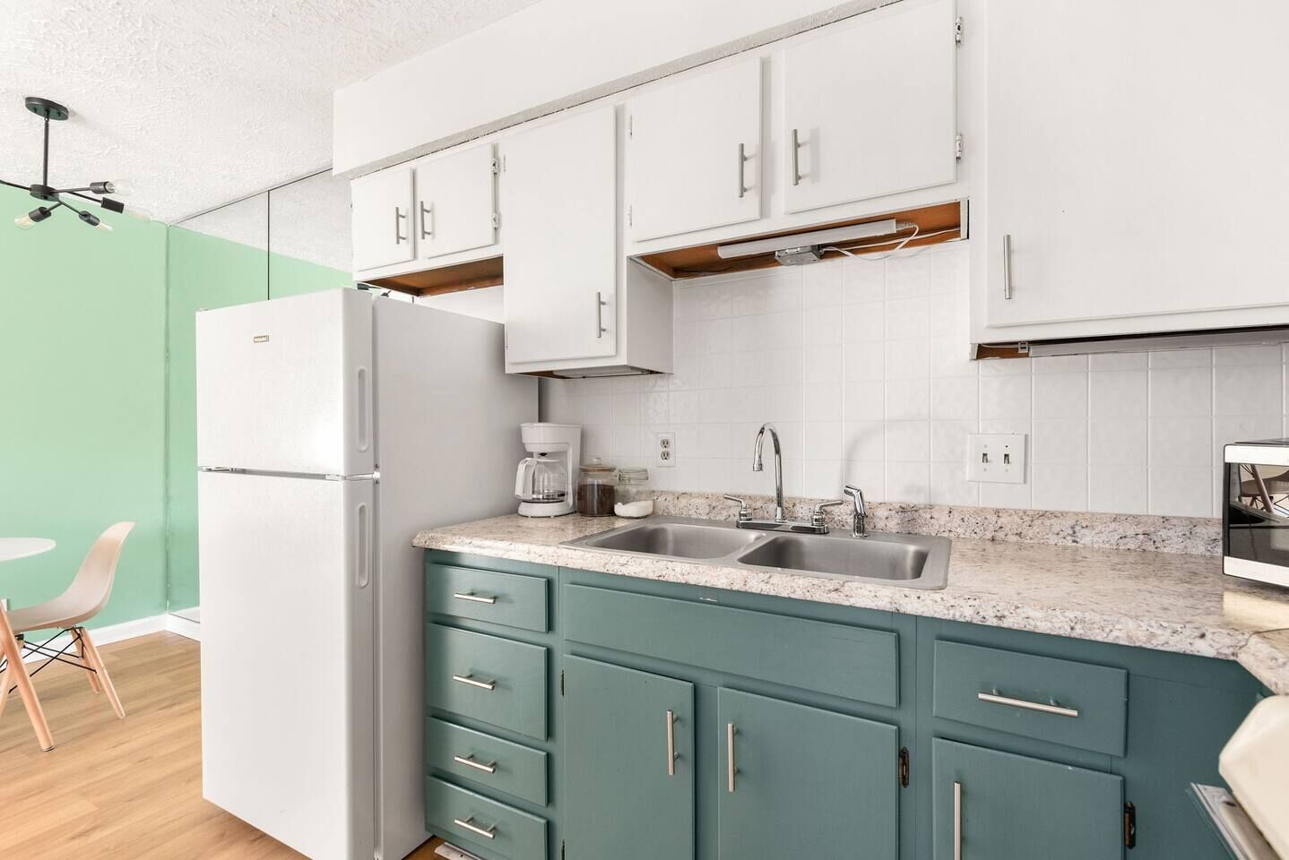 Themed Music Row Apt Near DT