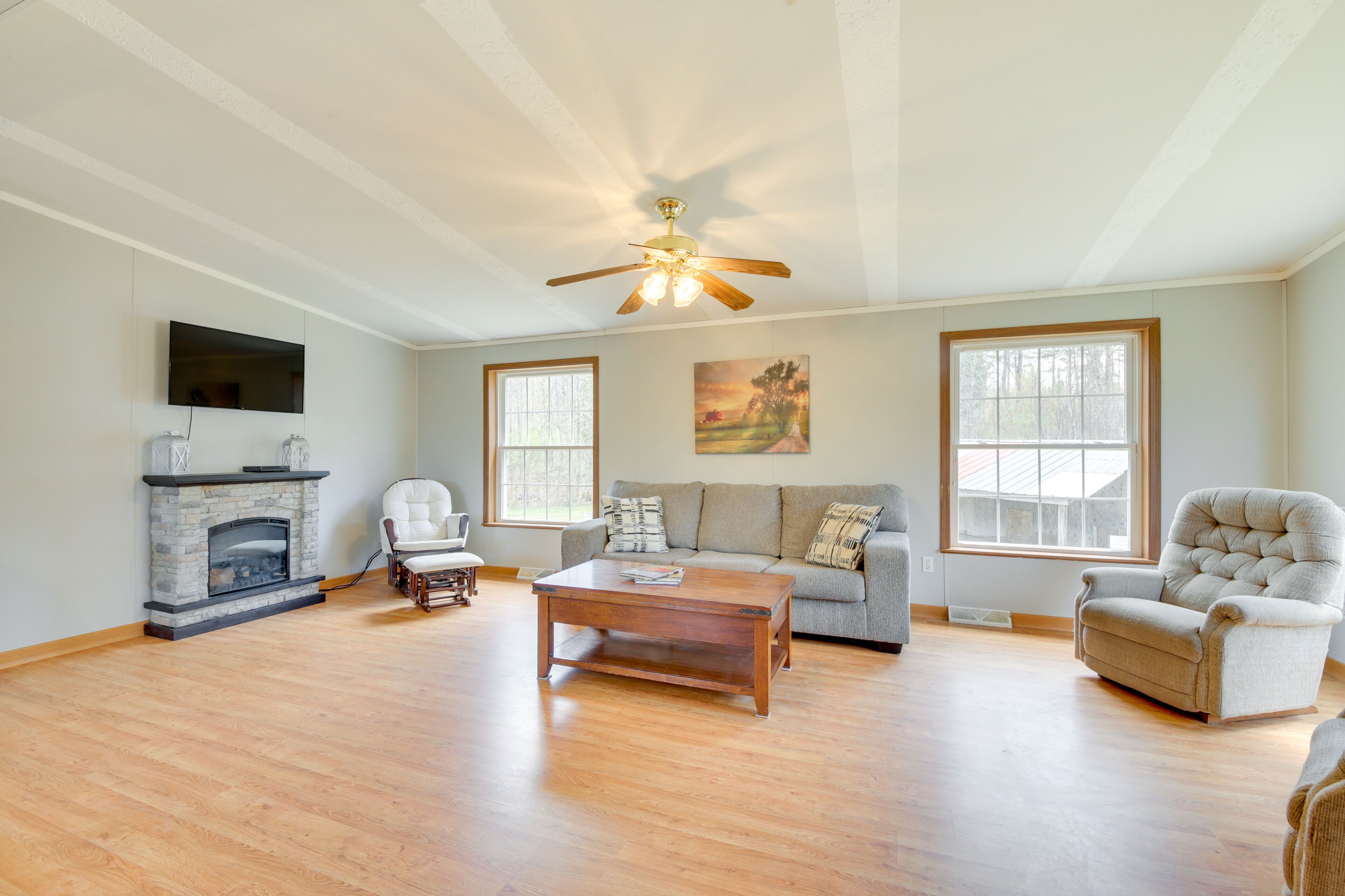 Cozy Midcoast Vacation Rental Near Waterville!