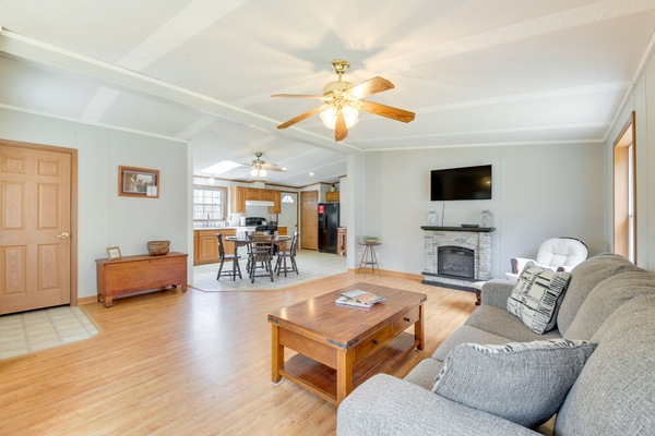 Albion Vacation Rental | 3BR | 2BA | 1,508 Sq Ft | Stairs Required