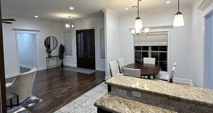 Quiet Private Home - Centrally Located in Sulphur