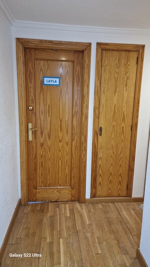 Interior - Remodelled new appartement. We are located   in a beautiful popular neighborhood (Alacant)