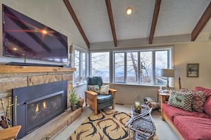 Apartment (3 Bedrooms) | Interior - Beautiful Beech Mountain Condo w/ Private Balcony! (Banner Elk)