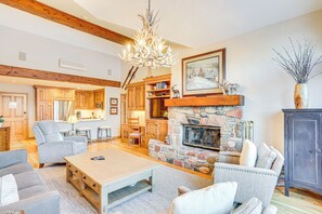 Interior - Seasons Lodge at Arrowhead: Beaver Creek Condo! (Edwards)