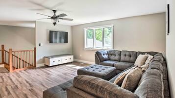 House (6 Bedrooms) | Interior