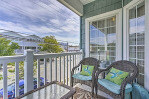 Apartment (3 Bedrooms) | Interior - Breezy Wildwood Condo ~ 2 Blocks to Beach! (Wildwood)