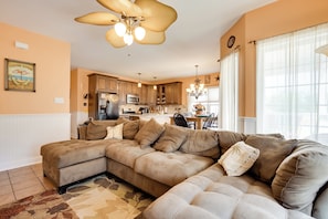 Apartment (3 Bedrooms) | Interior - Breezy Wildwood Condo ~ 2 Blocks to Beach! (Wildwood)