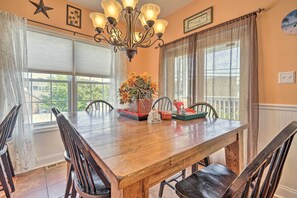 Interior - Breezy Wildwood Condo ~ 2 Blocks to Beach! (Wildwood)