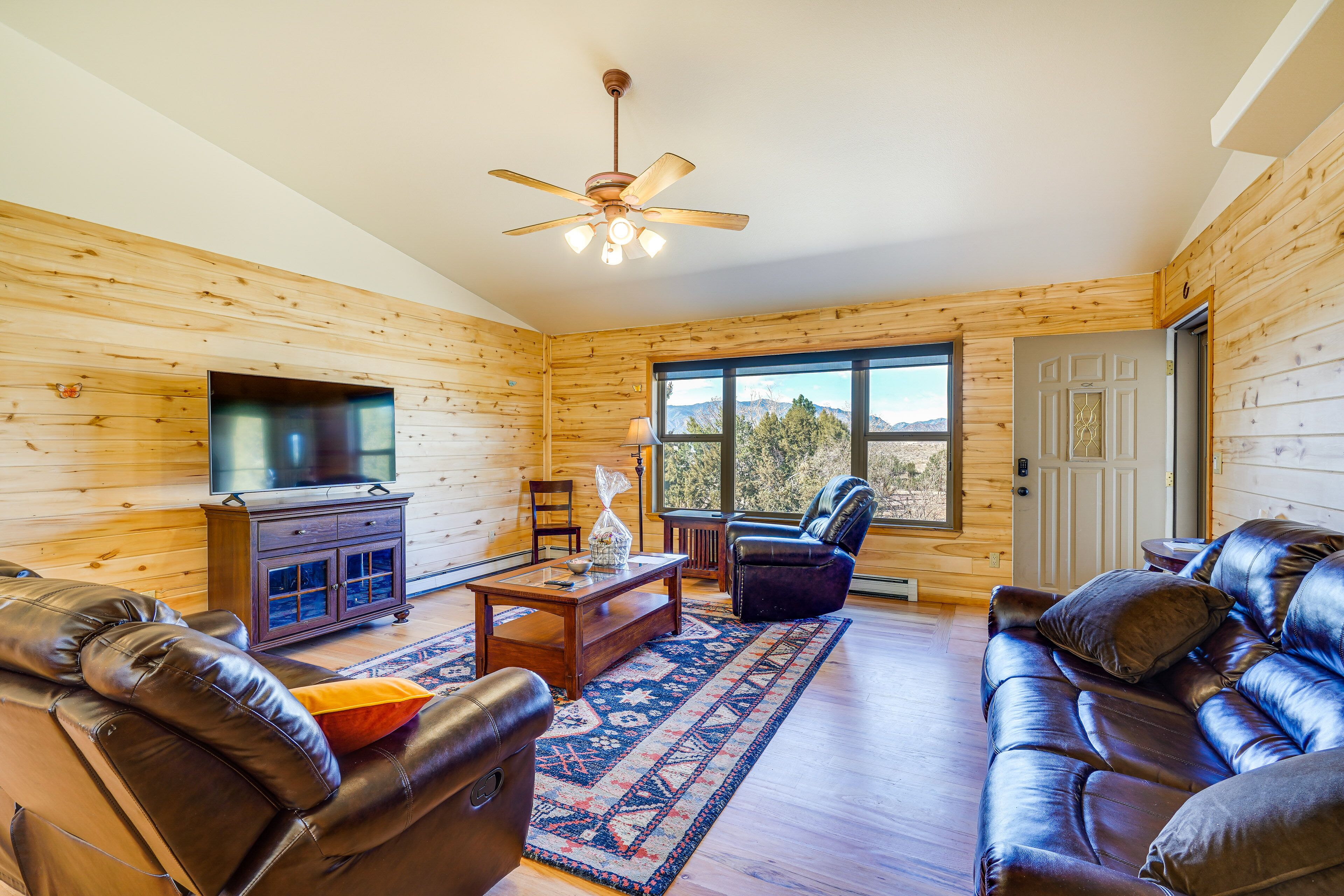 Cañon City Vacation Rental w/ Stunning Views!