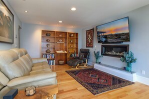 House (4 Bedrooms) | Interior - Bayfront Gem w/ Amazing Water Views + Pond! (Madison)