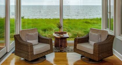 Bayfront Gem w/ Amazing Water Views + Pond!