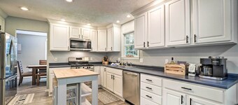 Beulah Family Home ~ 2 Mi to Dtwn + Beach!